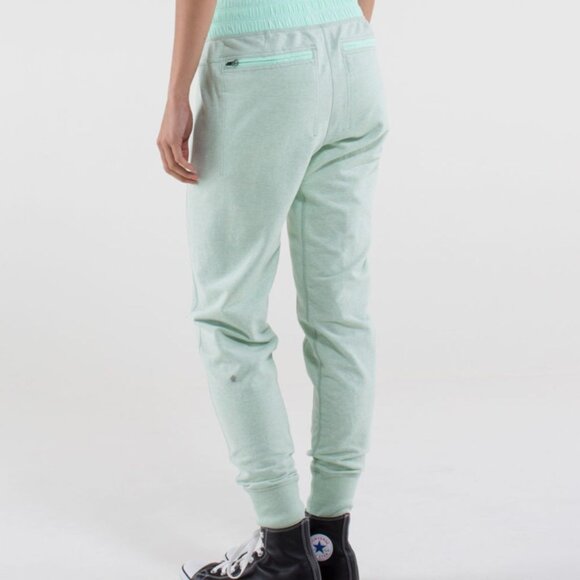 Lululemon Happy Yin Year Sweatpant Women's Size 6 Heathered Fresh Teal - Picture 2 of 6
